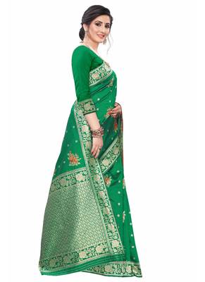 Green woven jacquard saree with blouse 3