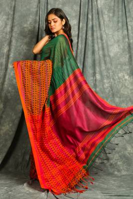Green woven blended cotton saree with blouse 3