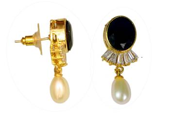 Black pearl chokers 3
