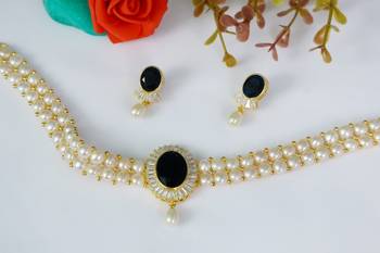 Black pearl chokers 4