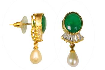 Green pearl chokers 3