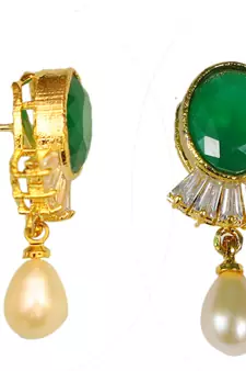 Green pearl chokers