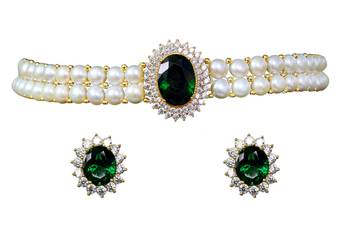 Green pearl chokers 2