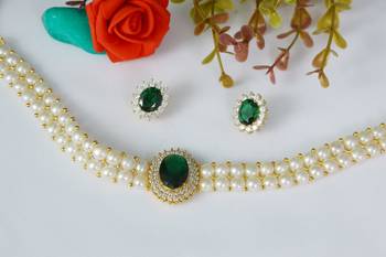 Green pearl chokers 4