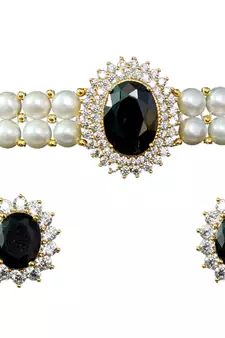 Black pearl chokers