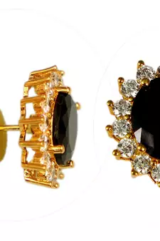Black pearl chokers