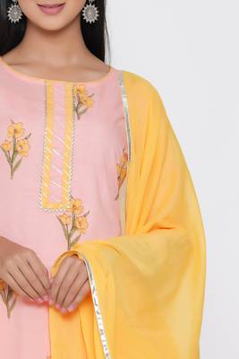 Women's Peach Cotton Cambric Mugal Print Straight Kurta Palazzo & Dupatta Set 2