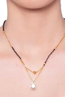 White mangalsutra