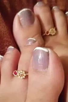 Pink toe-rings