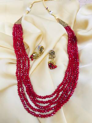 Red necklaces 1