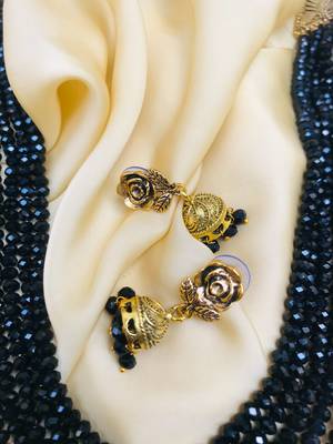 Black necklaces 4