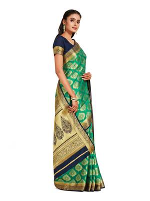 green hand woven crepe saree with blouse 2