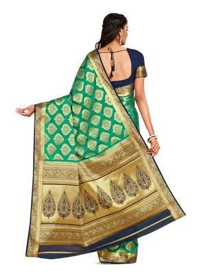 green hand woven crepe saree with blouse 3
