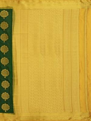 green hand woven crepe saree with blouse 5