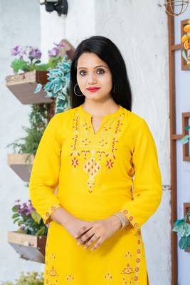 Addiction Yellow Rayon Glitter Printed Straight Kurta Paired With Solid Red Pant 3