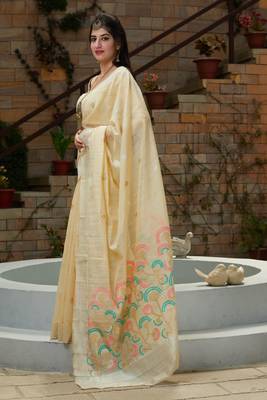 Beige woven banarasi silk saree with blouse 2