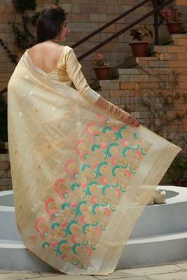 Beige woven banarasi silk saree with blouse 3