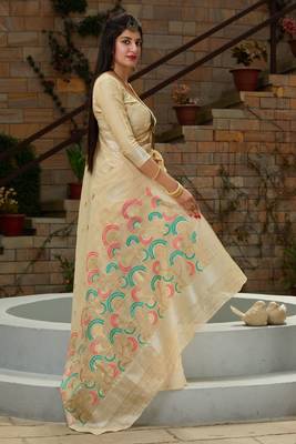 Beige woven banarasi silk saree with blouse 4