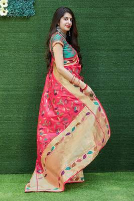 Pink woven banarasi silk saree with blouse 4
