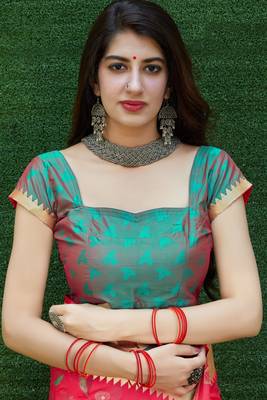 Pink woven banarasi silk saree with blouse 5