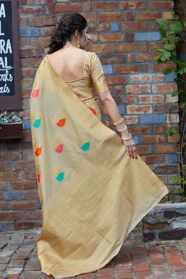 Beige woven banarasi silk saree with blouse 3