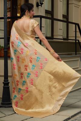 Beige woven banarasi silk saree with blouse 3
