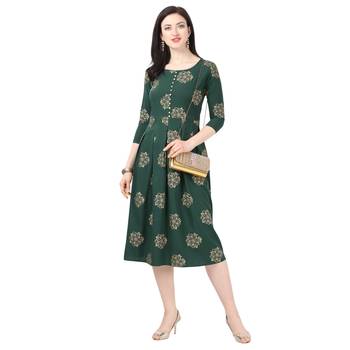 Green printed crepe short-kurtis 3