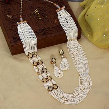 Black necklace-sets 1