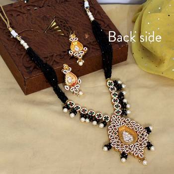 Black necklace-sets 2