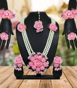 Pink necklace-sets