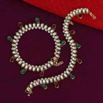 Maroon anklets 1