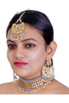 Grey Copper Base Kundan Necklace with Earrings & Mang Tika
