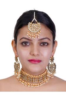 Gold Copper Base Kundan Necklace with Earrings & Mang Tika