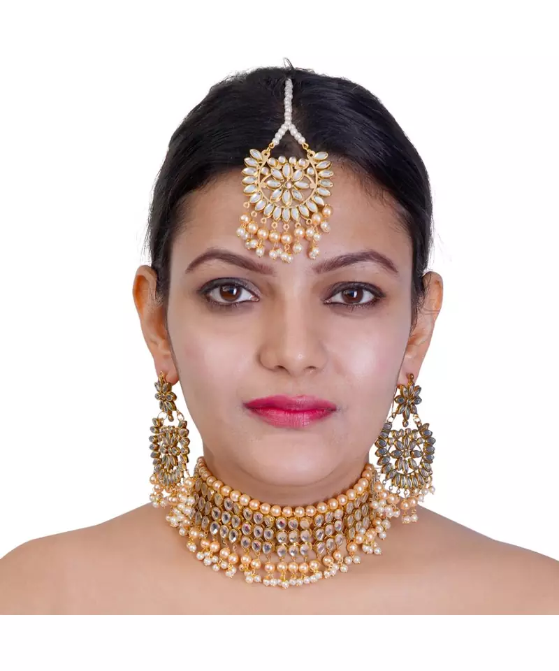 Gold Copper Base Kundan Necklace with Earrings & Mang Tika
