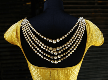 Gold brooch 1
