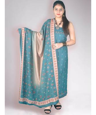 Turquoise Green Printed Pashmina Kurta With Contemporary Shawl And Lower 3