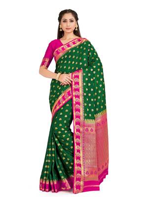 green hand woven crepe saree with blouse 1