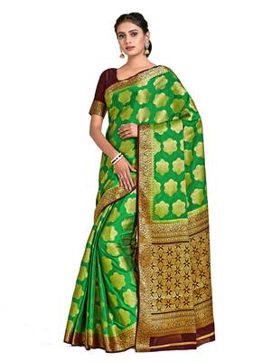 green hand woven crepe saree with blouse 1