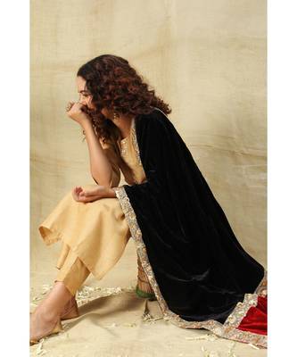 Beige Art Silk Kurti with Mukaish Work paired with Trousers and velvet black/red dupatta 2