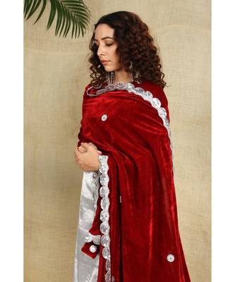 Red velvet duppatta with beautiful laces all over and pillow tassels 2