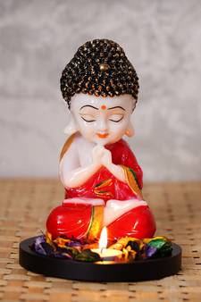 eCraftIndia Praying Red Monk Buddha with Wooden Base, Fragranced Petals and Tealight