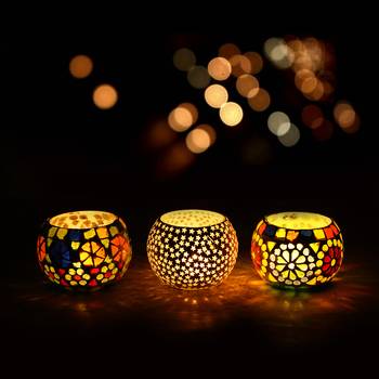 Set of 3 Mosiac Glass Decorative Tea Light Holder/Diya 1