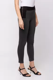 Women Dark Grey Solid  Slim Fit Tregging By Sheczzar