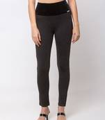 Women Black Solid  Slim Fit Tregging By Sheczzar