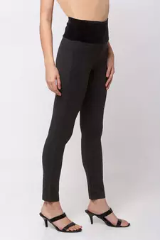 Women Black Solid  Slim Fit Tregging By Sheczzar