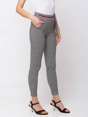 Women Black Checks  Slim Fit Tregging By Sheczzar 2