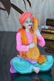 Rajasthani Musician Statue Playing Sitar