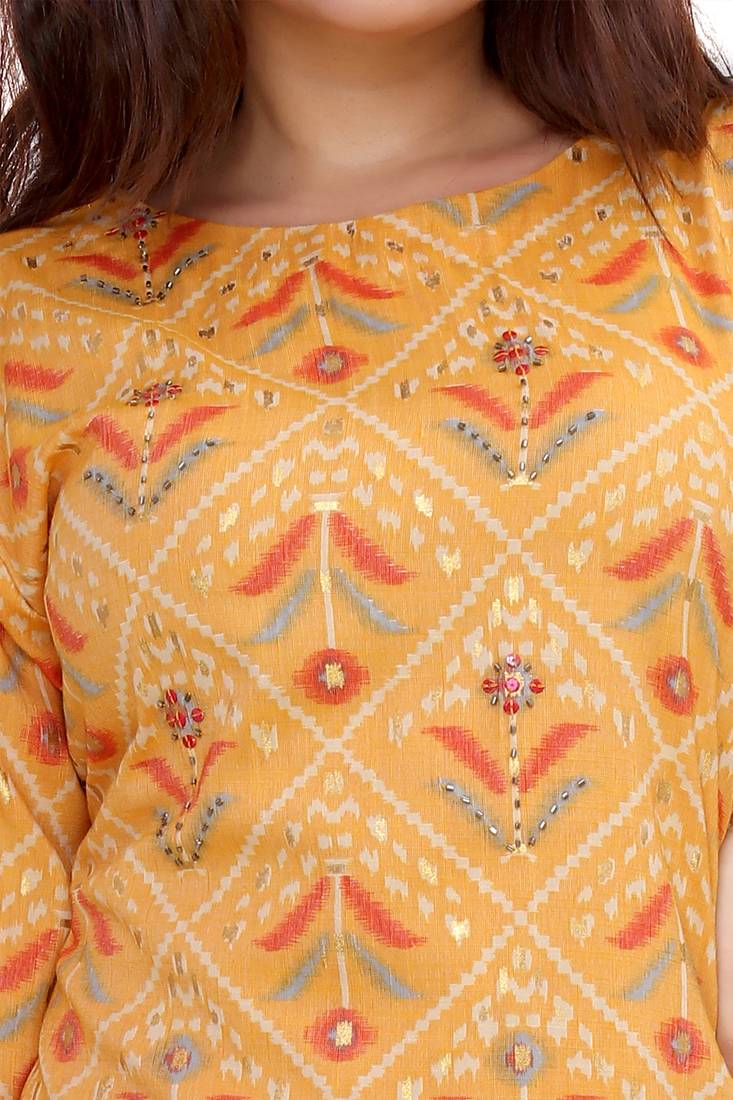 Pureint Women's Rayon Printed Kurta set with pant