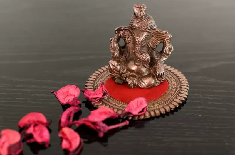 Metal Pagdi Lord Ganesha on Round Base - Brown