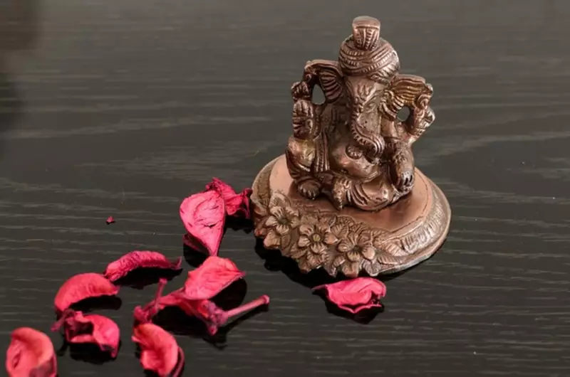 Metal Pagdi Lord Ganesha on Flower - Brown